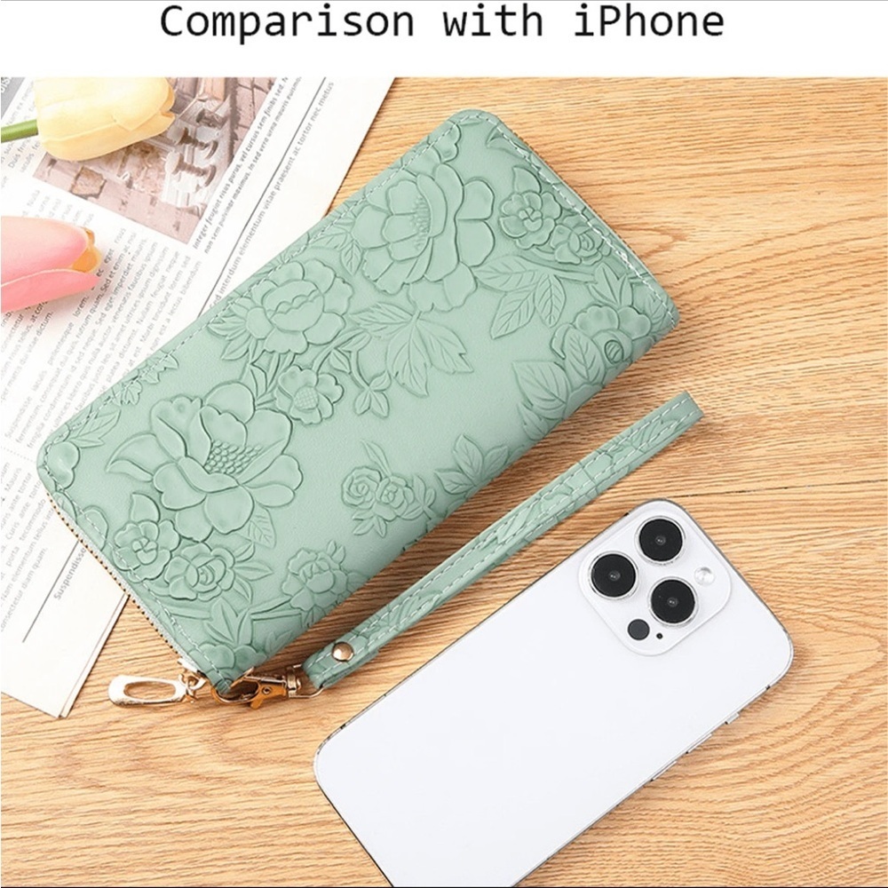 ⚠️Clearance Multifunctional Green Long Floral Wallet - Picture 2 of 5